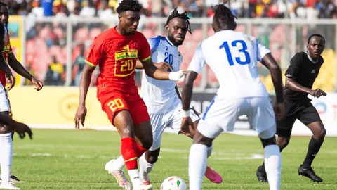 B费致敬阿马斯首秀日：难忘的瞬间